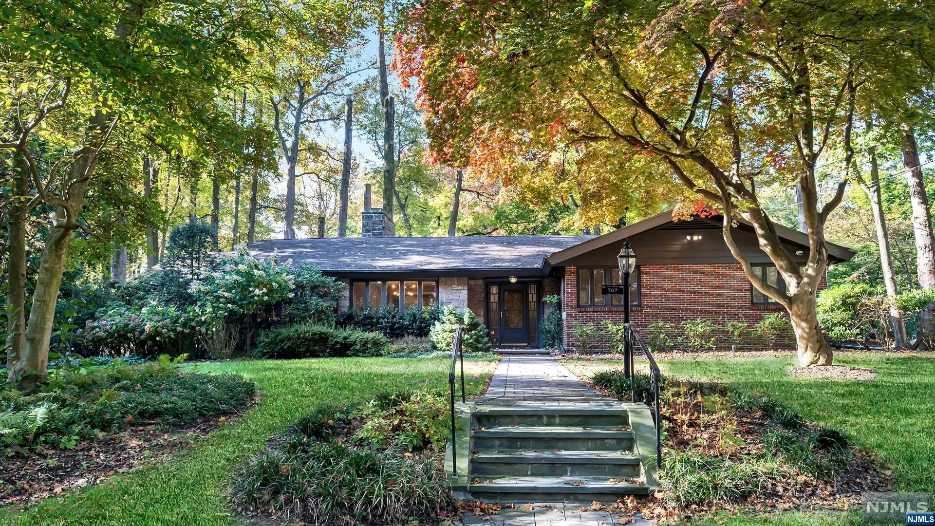 302 Fountain Road