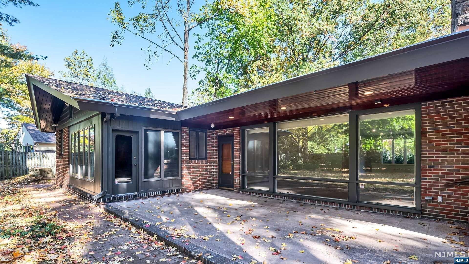 302 Fountain Road