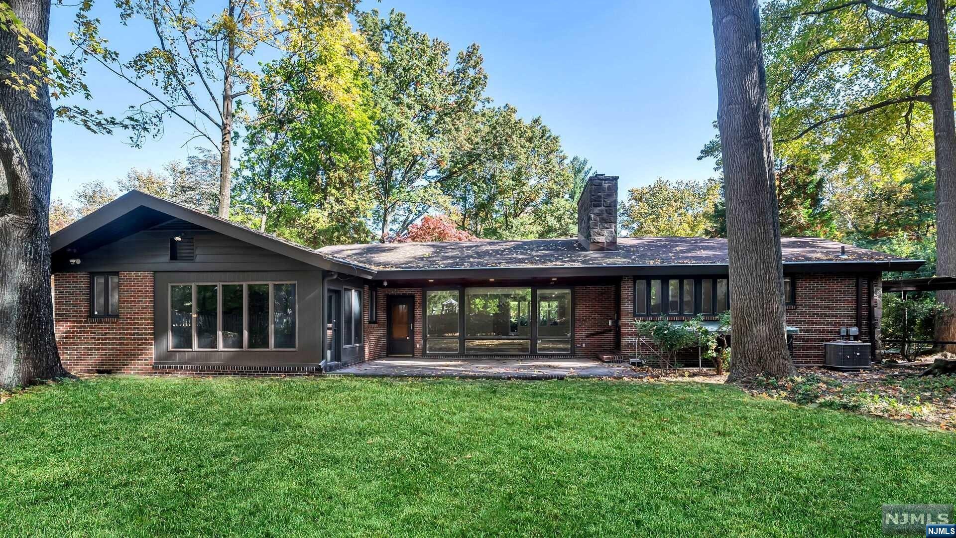 302 Fountain Road