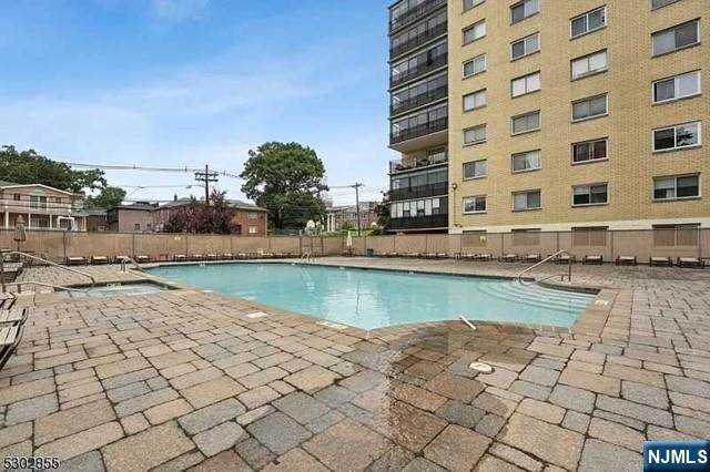 2185 Lemoine Avenue 4D