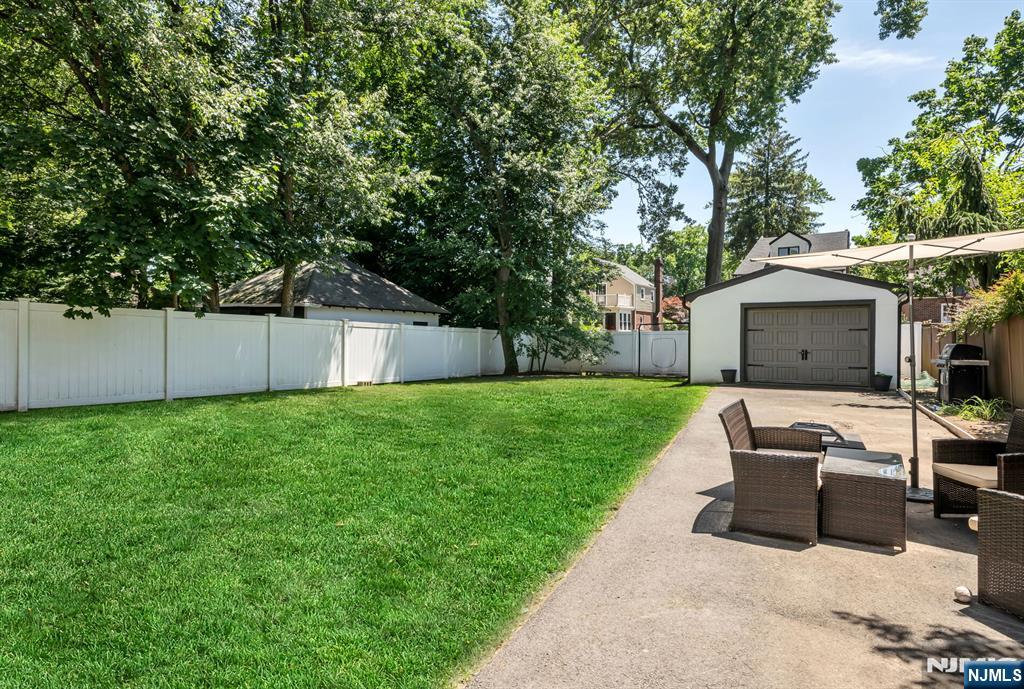 232 W Hudson Avenue