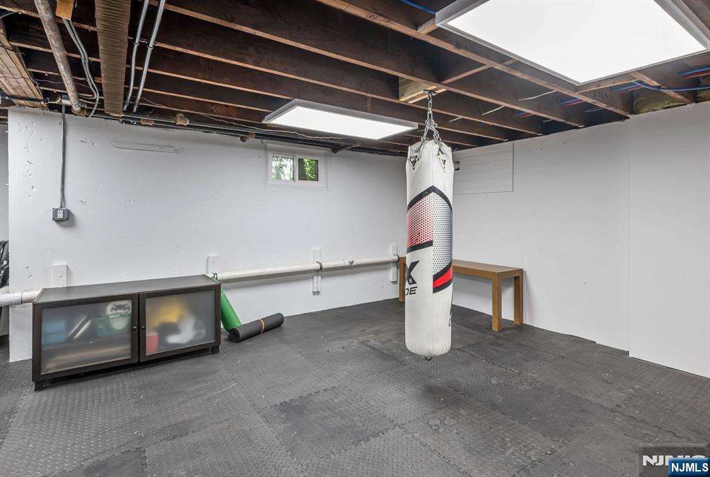 232 W Hudson Avenue