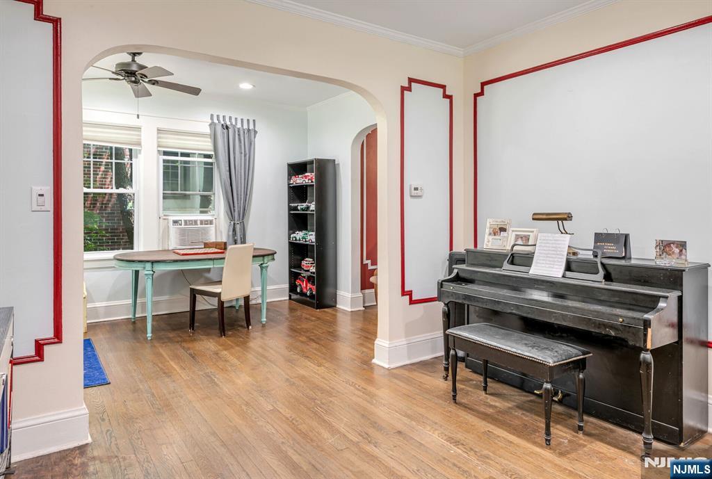 232 W Hudson Avenue