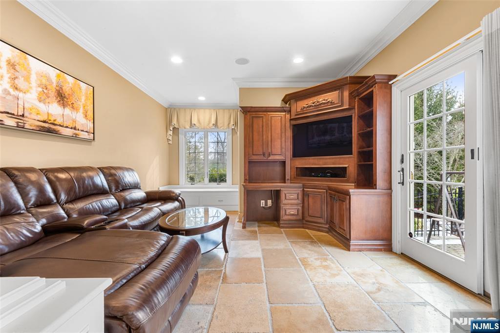 5 Carla Court