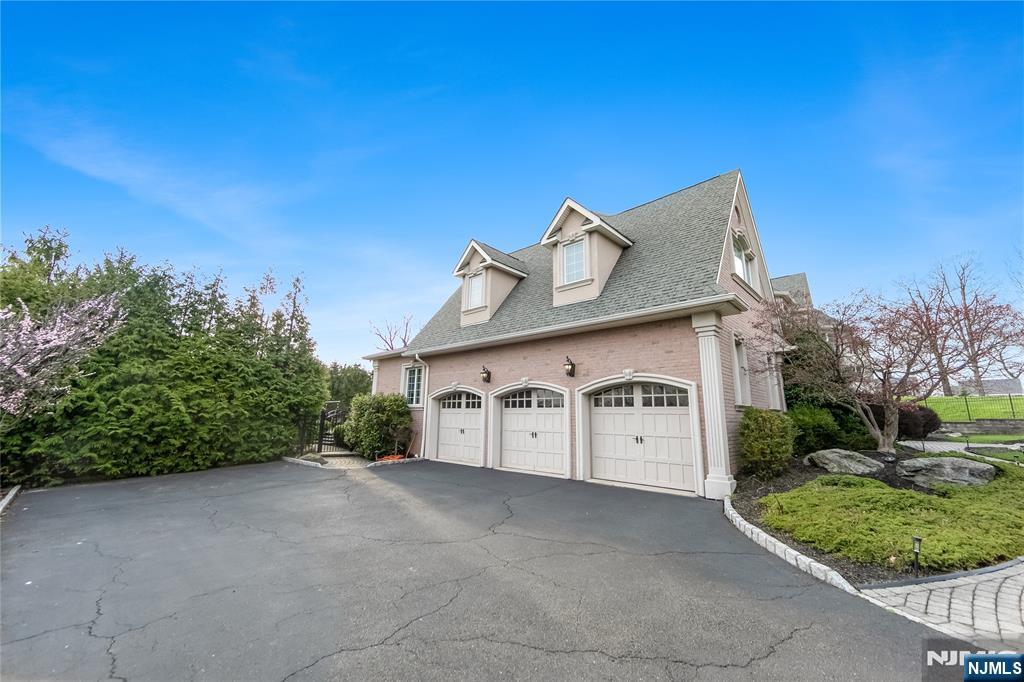 5 Carla Court