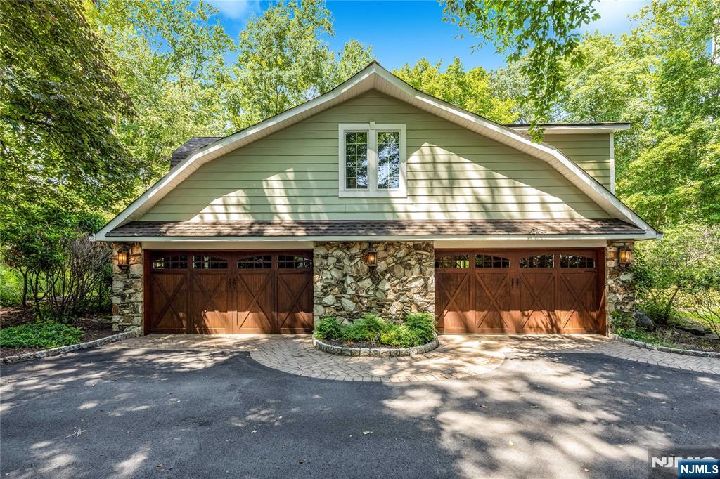 8 White Pine Road