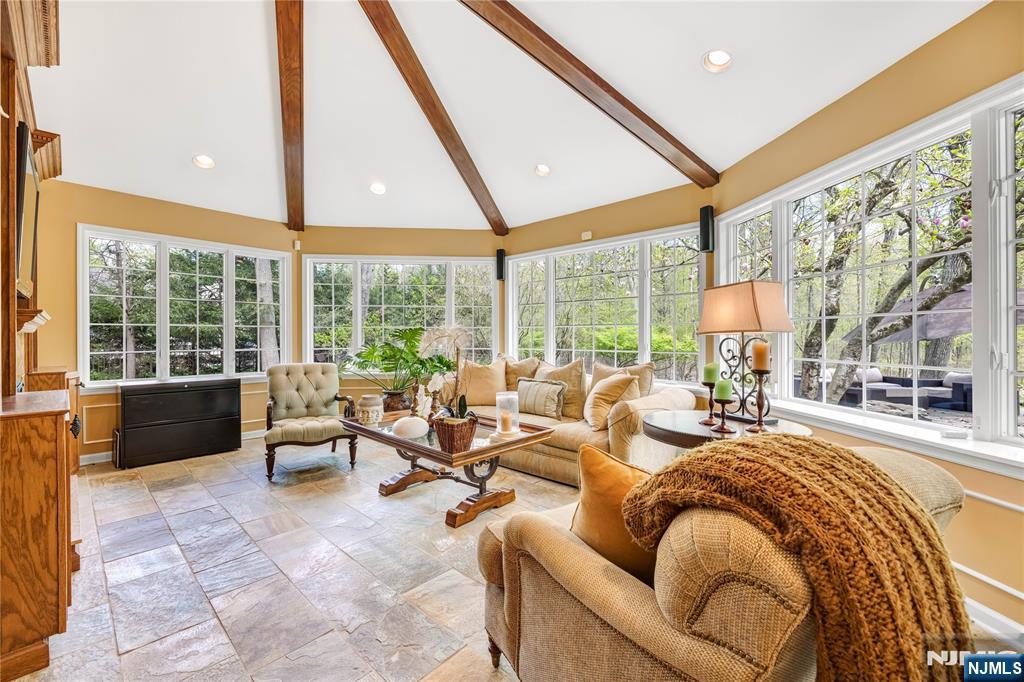 8 White Pine Road