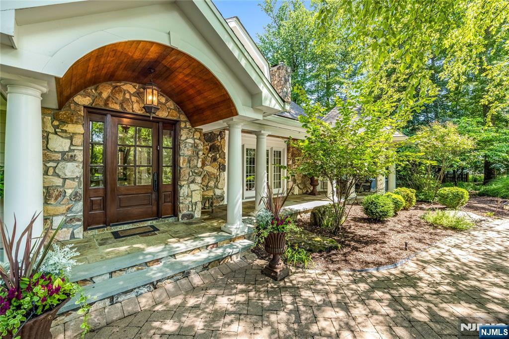 8 White Pine Road