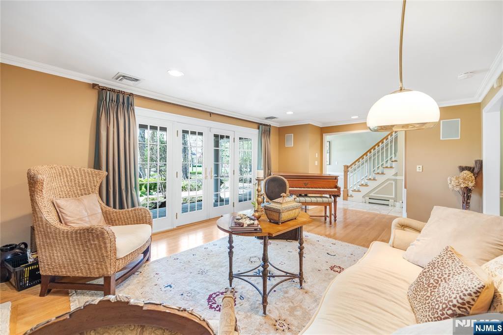 8 White Pine Road