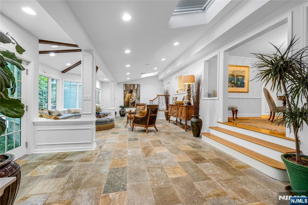 8 White Pine Road