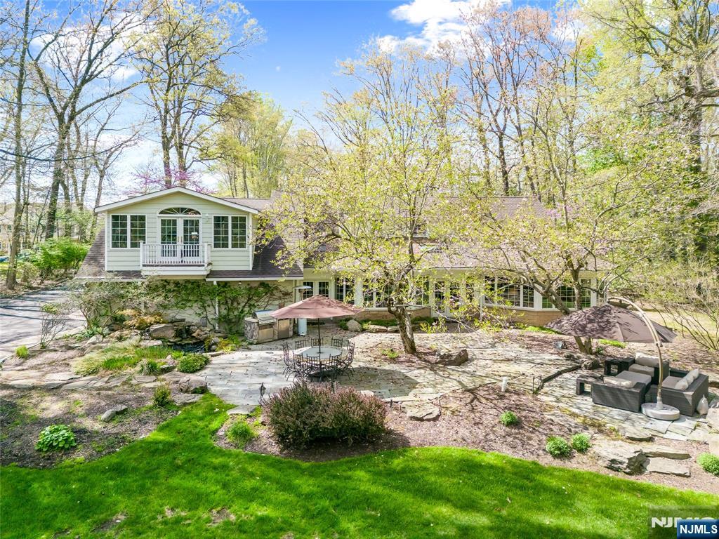 8 White Pine Road