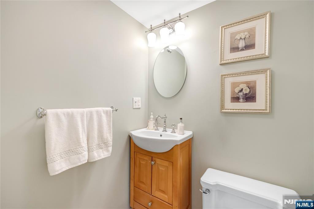 8 White Pine Road