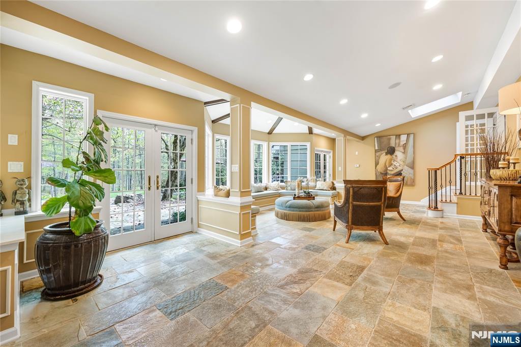 8 White Pine Road