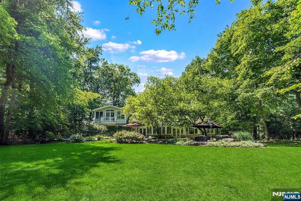 8 White Pine Road