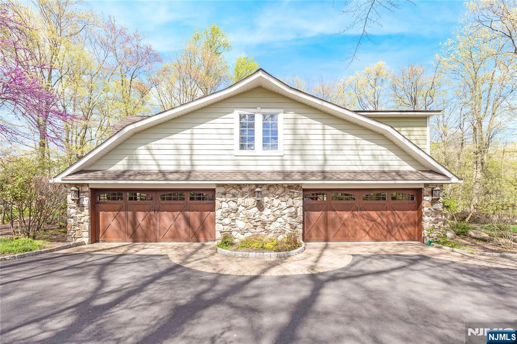 8 White Pine Road