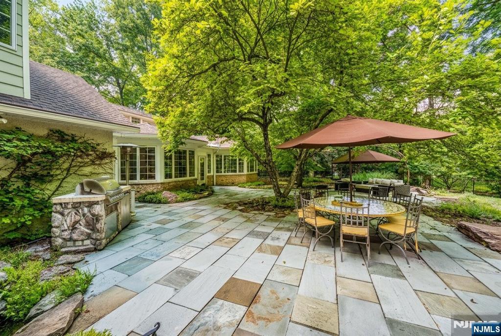 8 White Pine Road