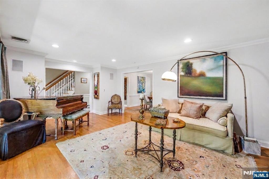 8 White Pine Road