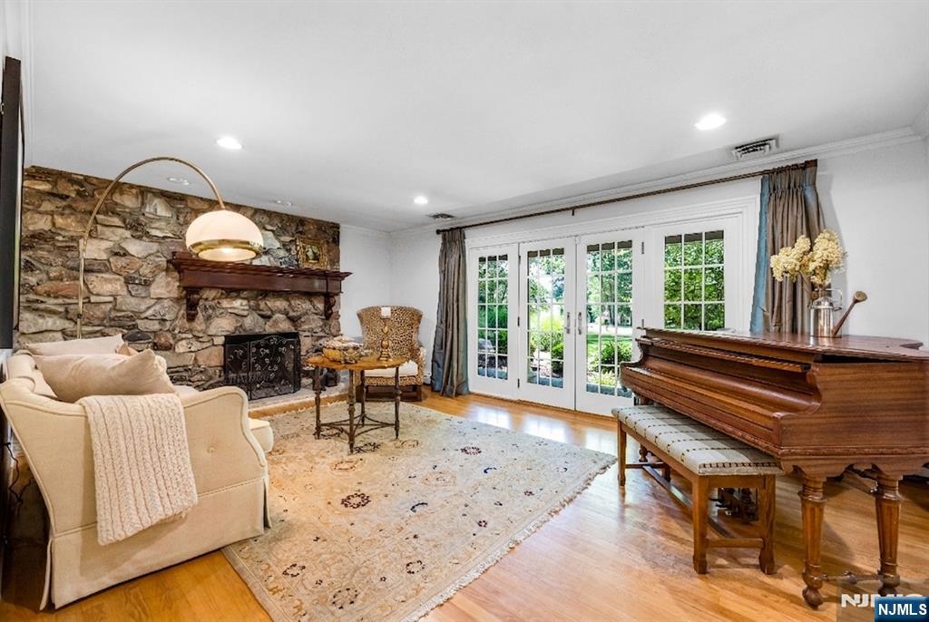 8 White Pine Road