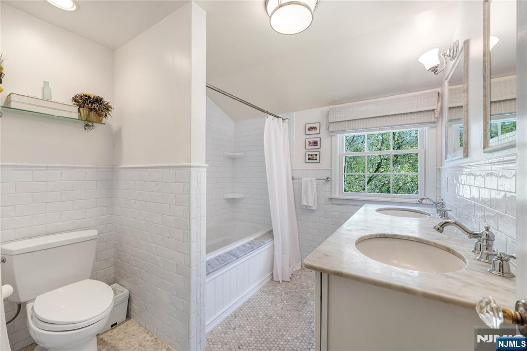 8 White Pine Road