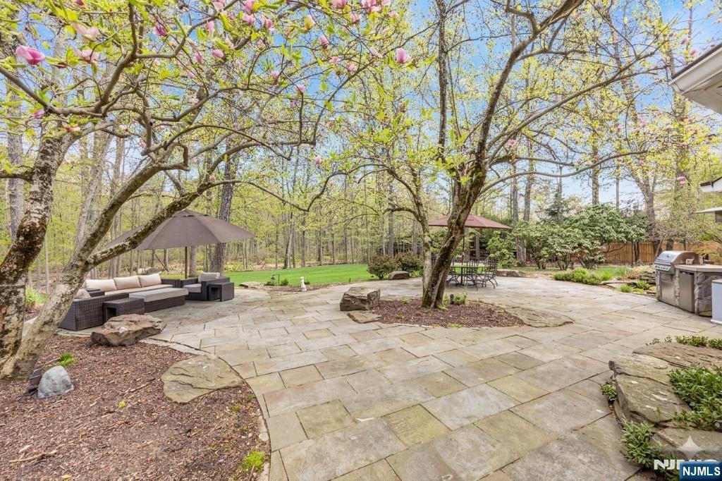 8 White Pine Road