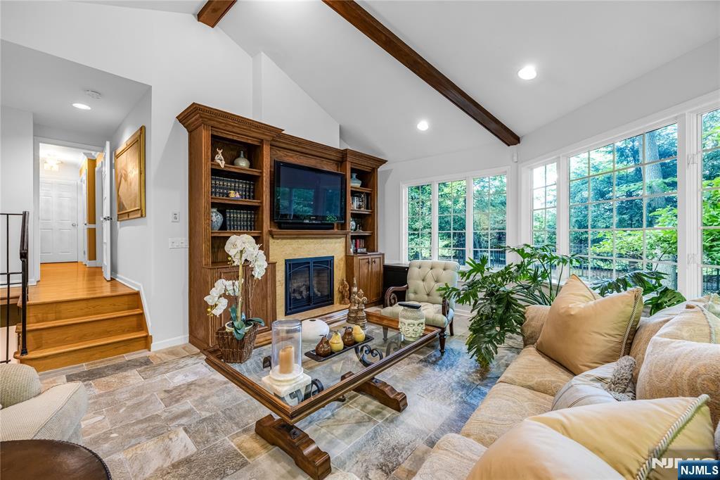 8 White Pine Road