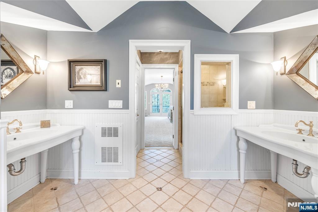 8 White Pine Road