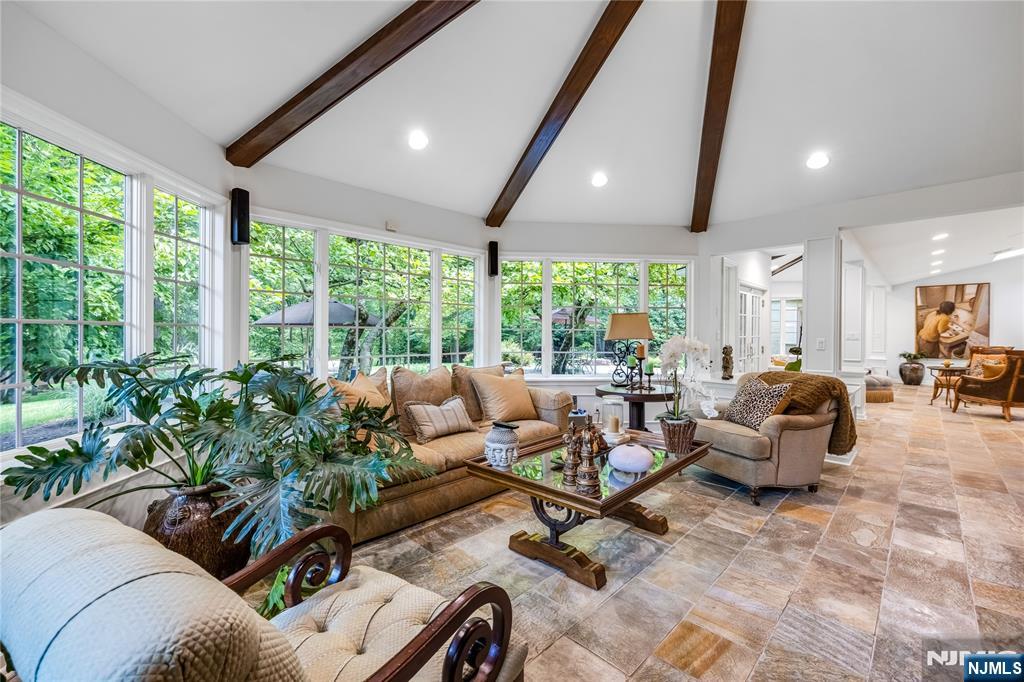 8 White Pine Road