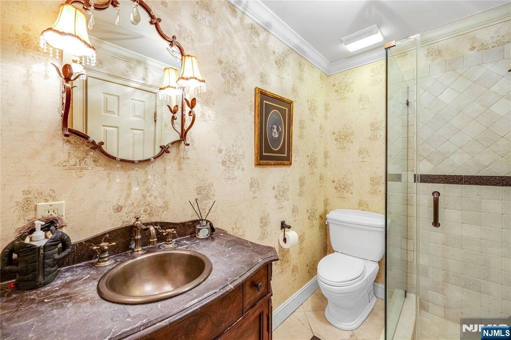 8 White Pine Road