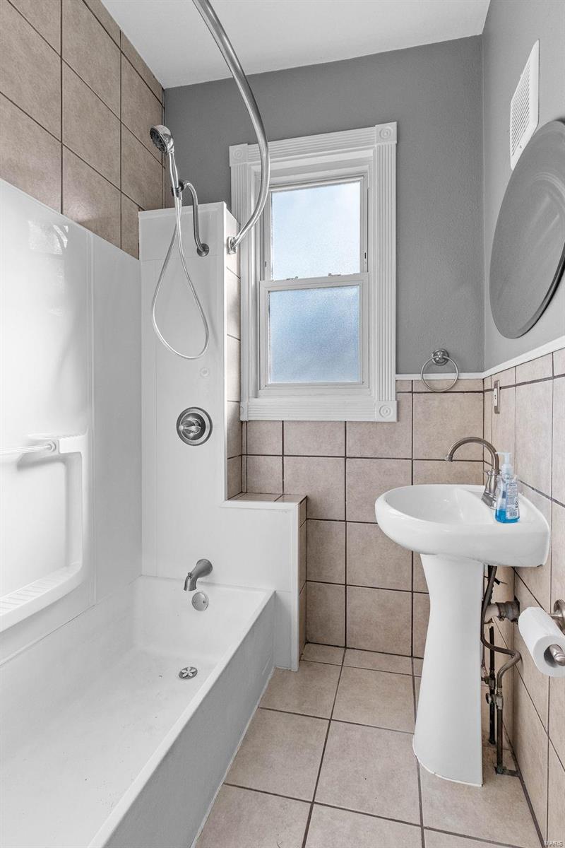 101 E Madison Street