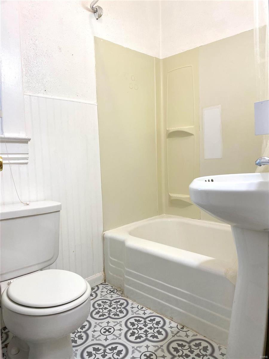 518 E Washington Street