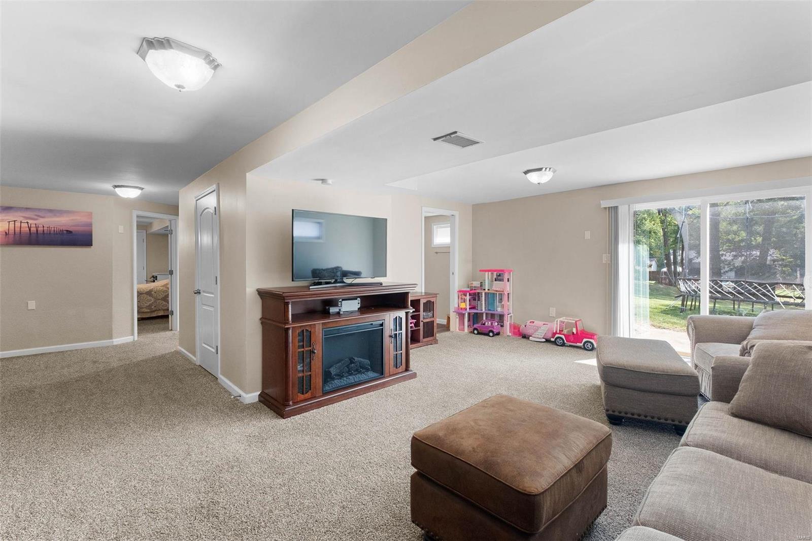 5516 Lehigh Lane