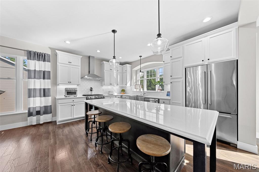 2343 Lakeshore Drive