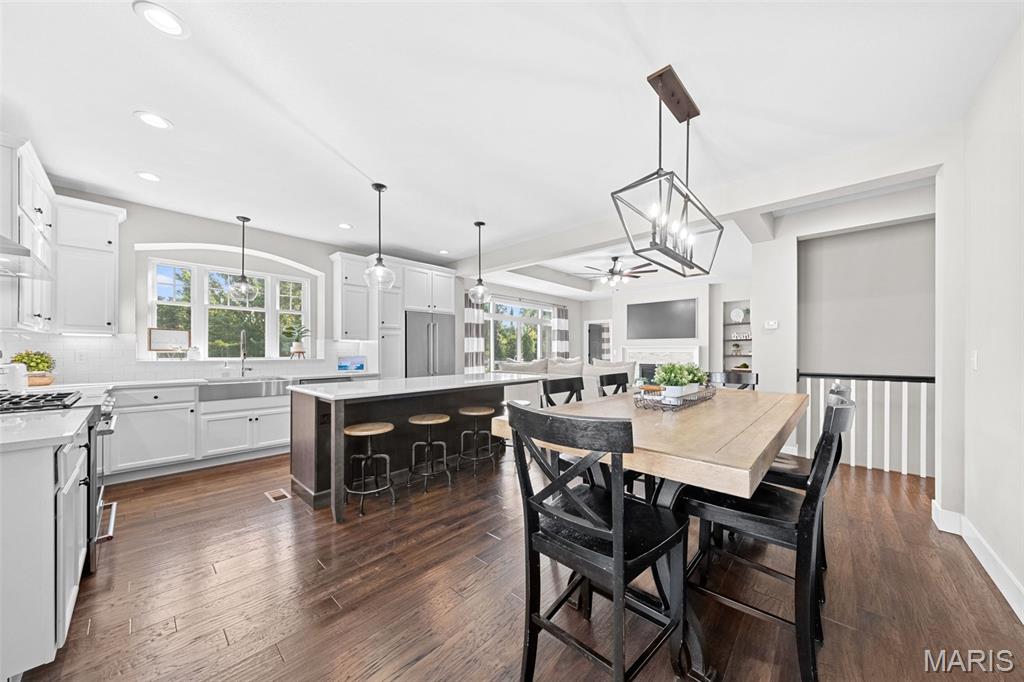 2343 Lakeshore Drive