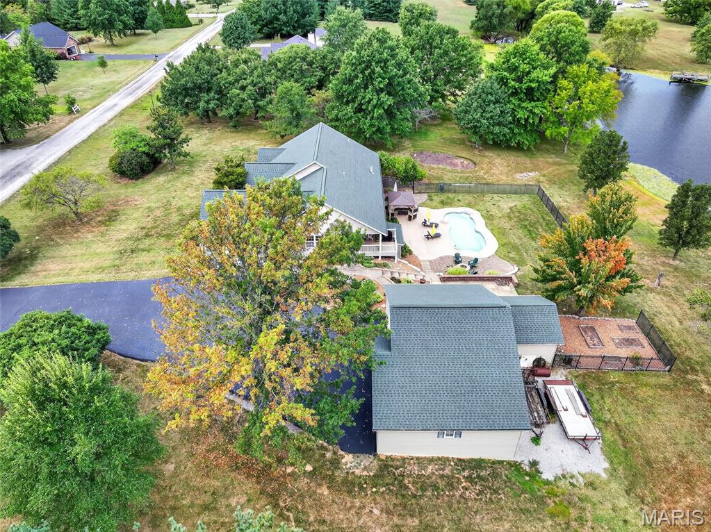 6051 Lakeside Drive