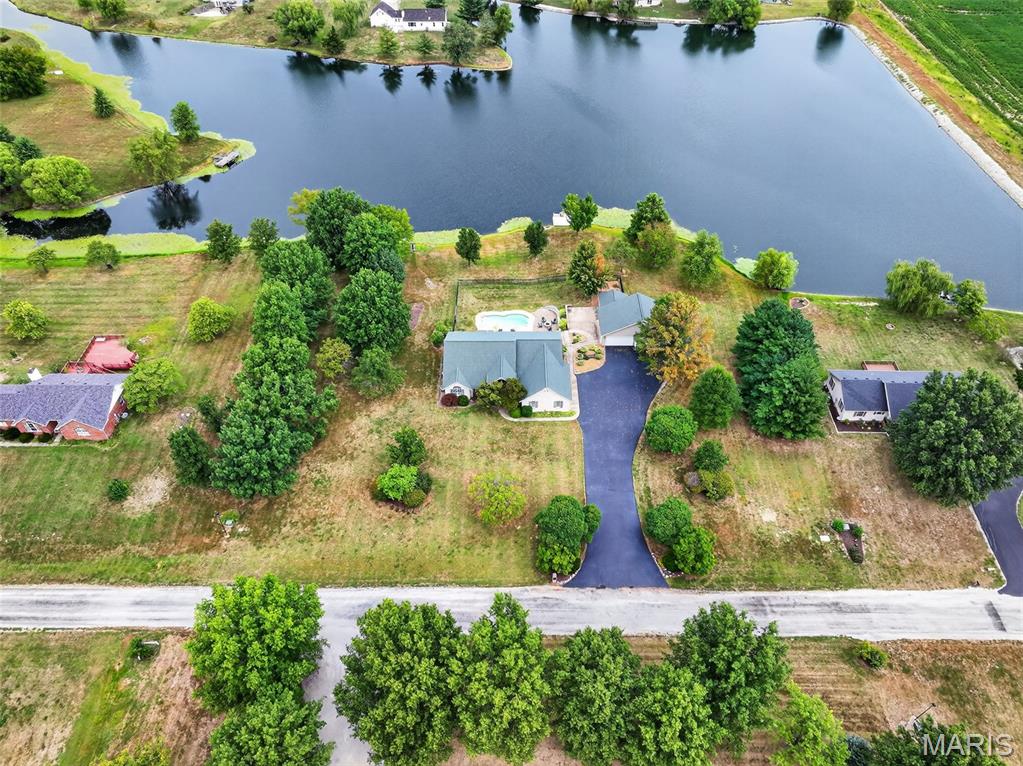 6051 Lakeside Drive