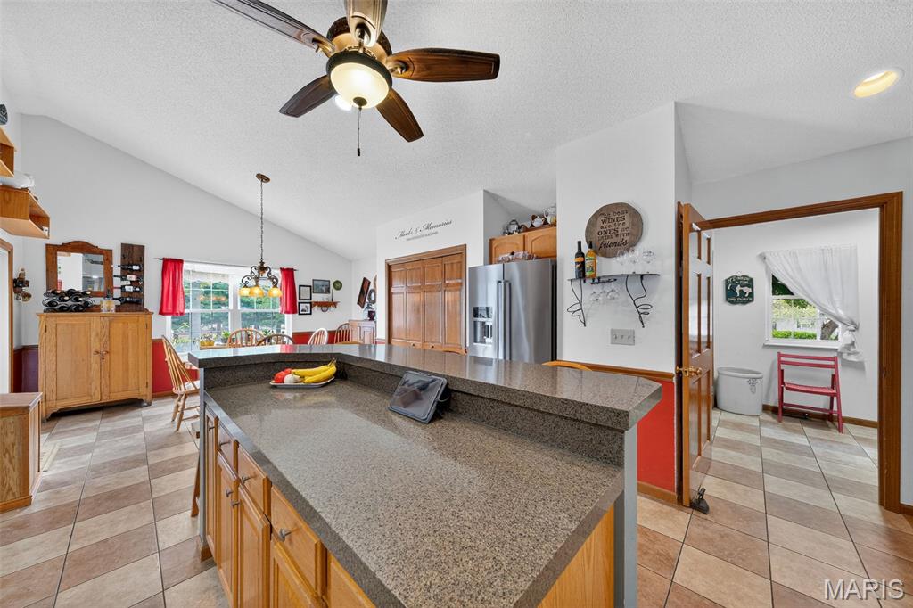 6051 Lakeside Drive