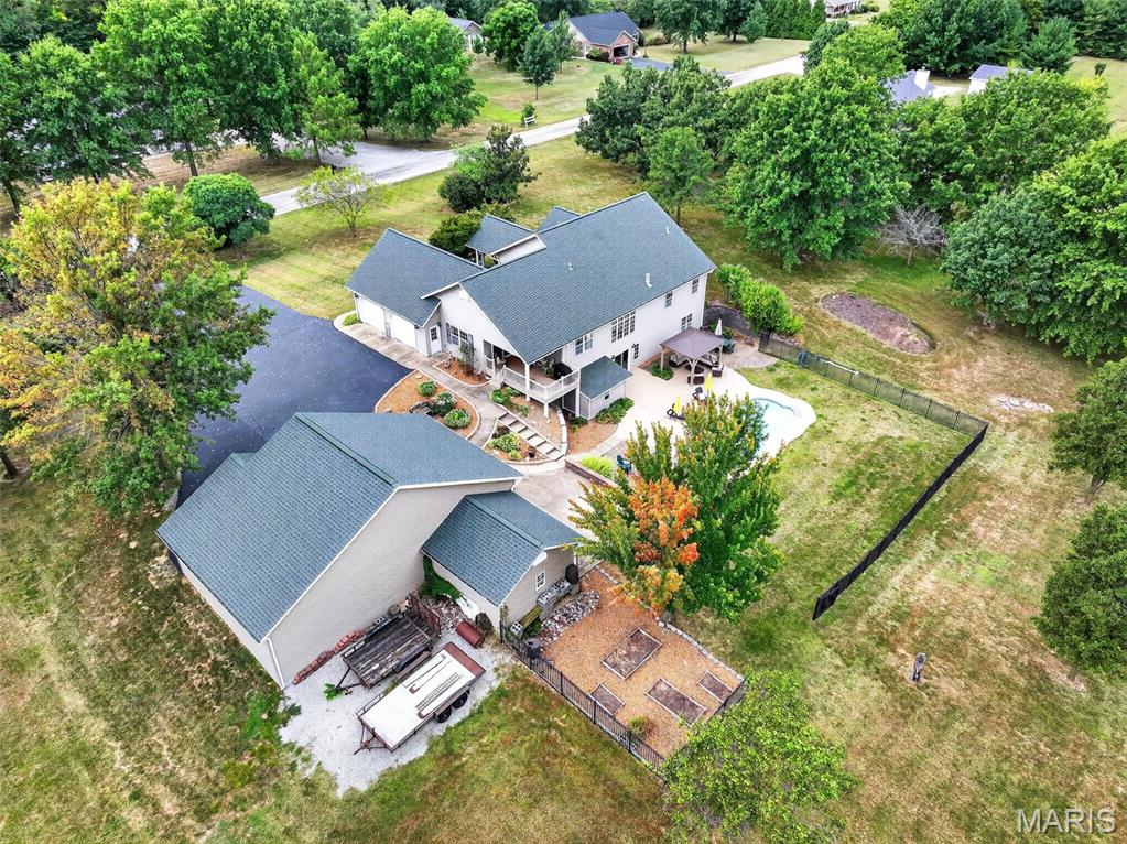 6051 Lakeside Drive