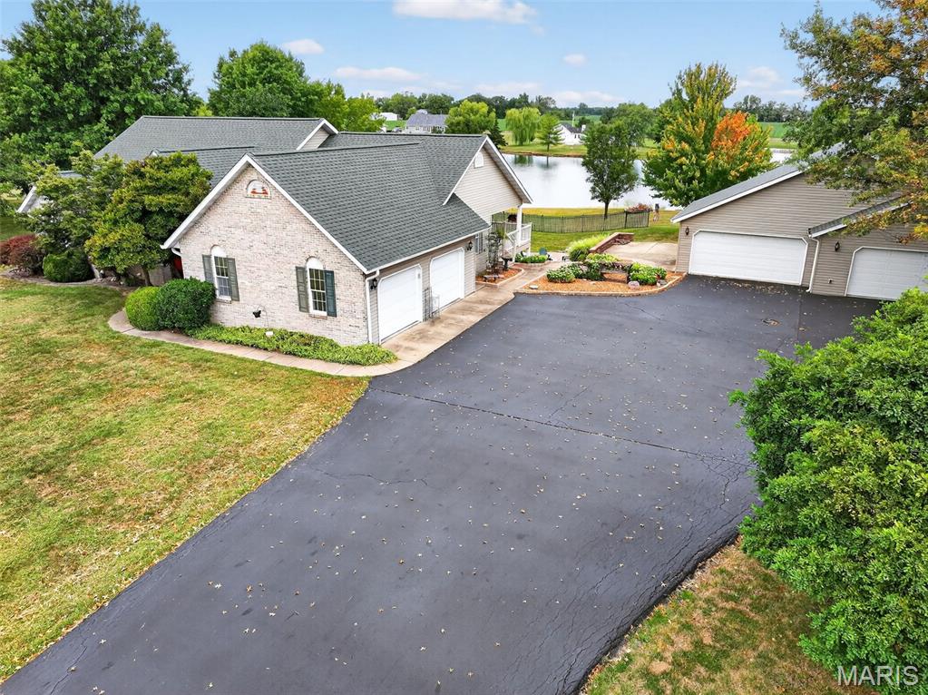 6051 Lakeside Drive
