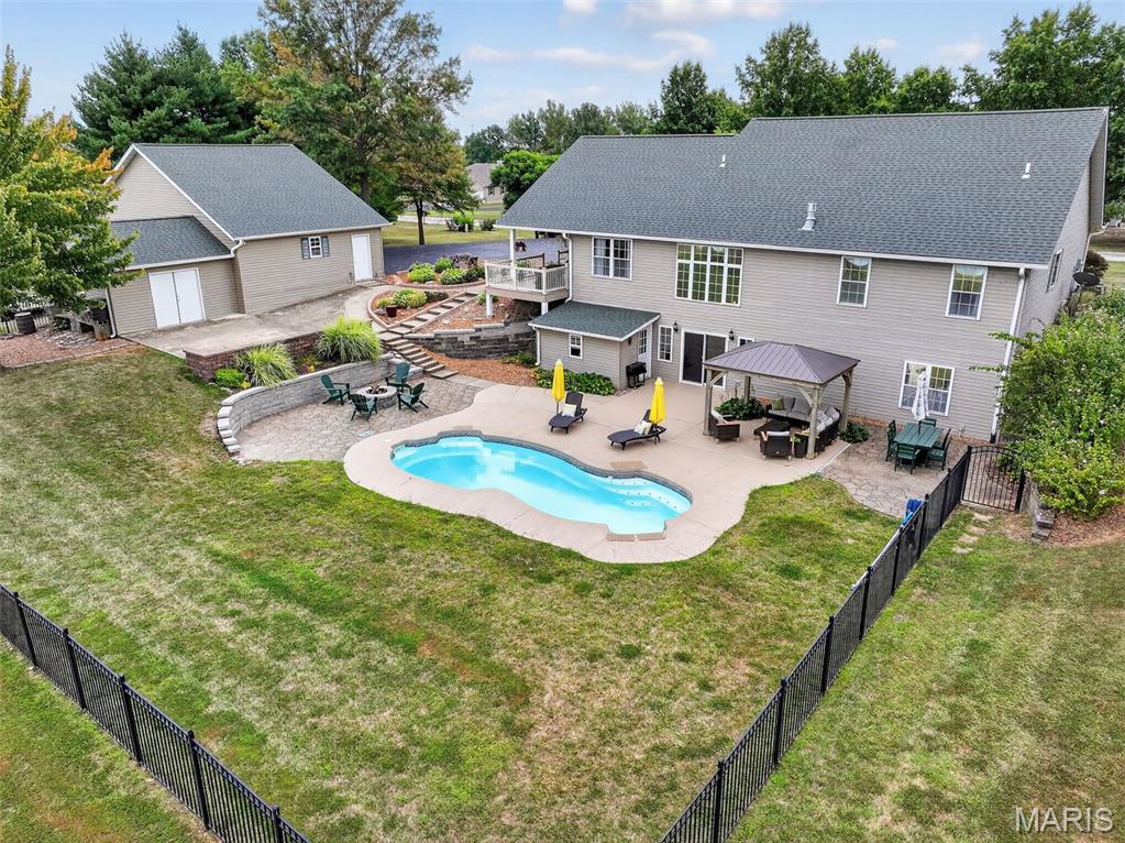6051 Lakeside Drive