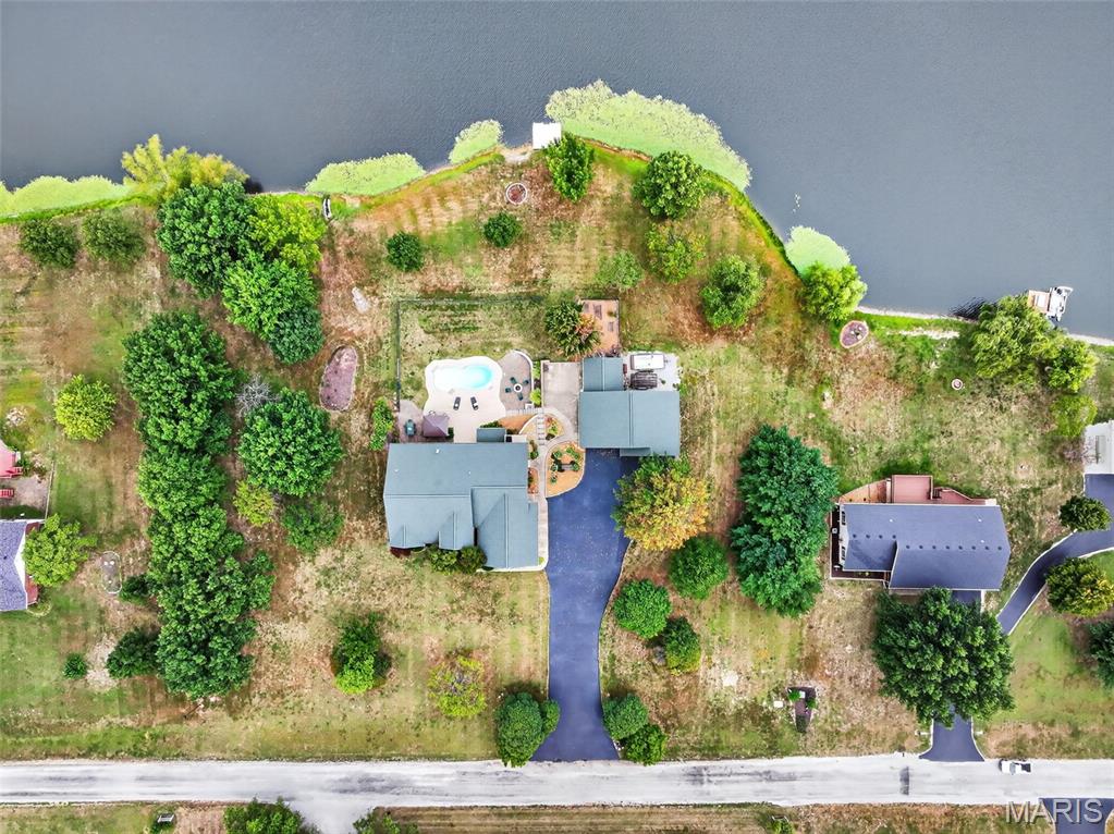 6051 Lakeside Drive