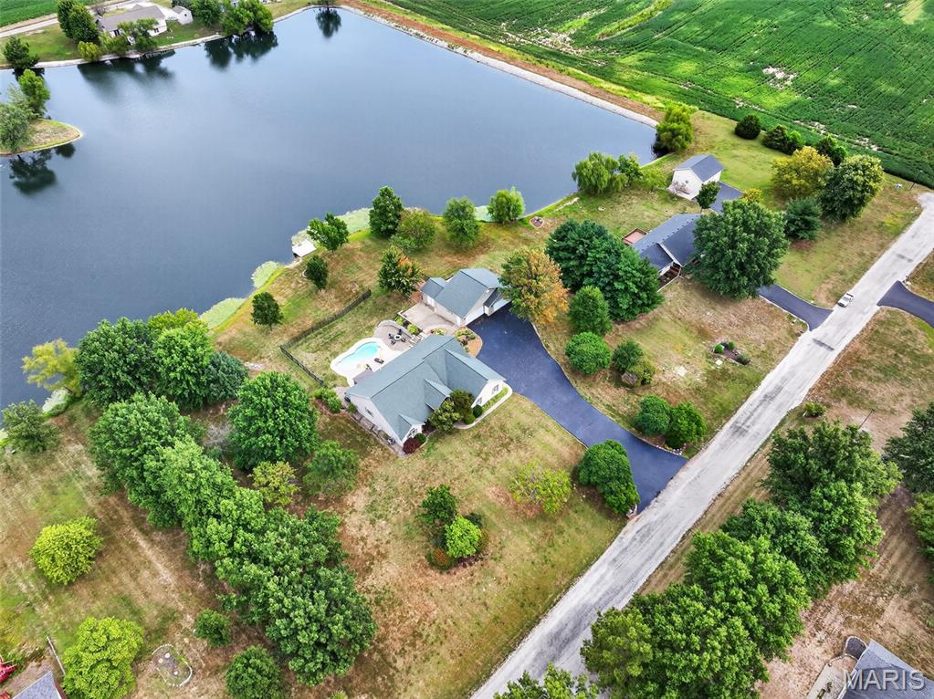6051 Lakeside Drive