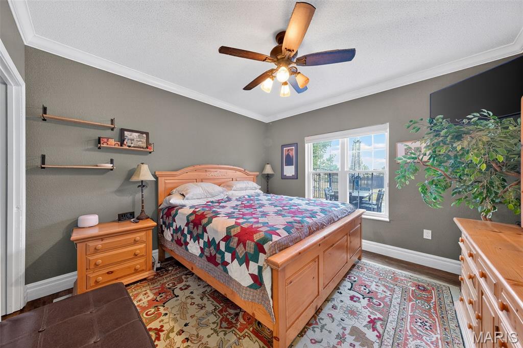 6051 Lakeside Drive