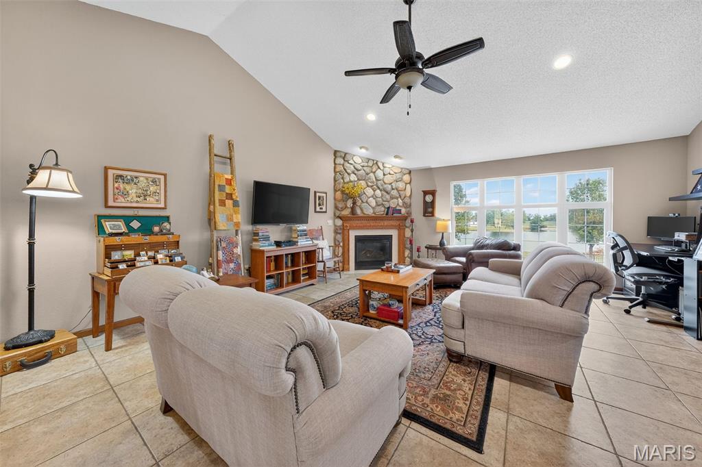 6051 Lakeside Drive