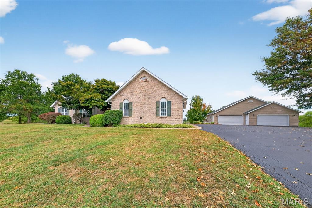 6051 Lakeside Drive