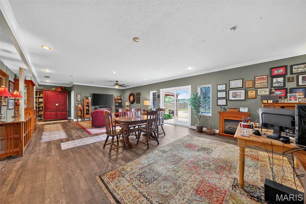 6051 Lakeside Drive