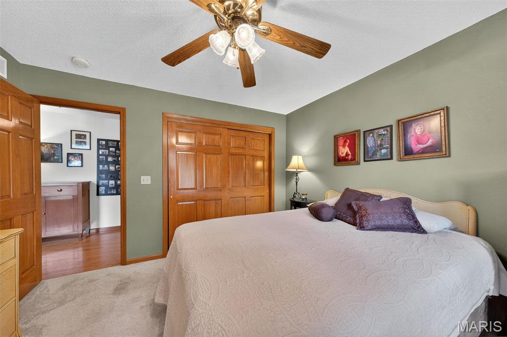 6051 Lakeside Drive