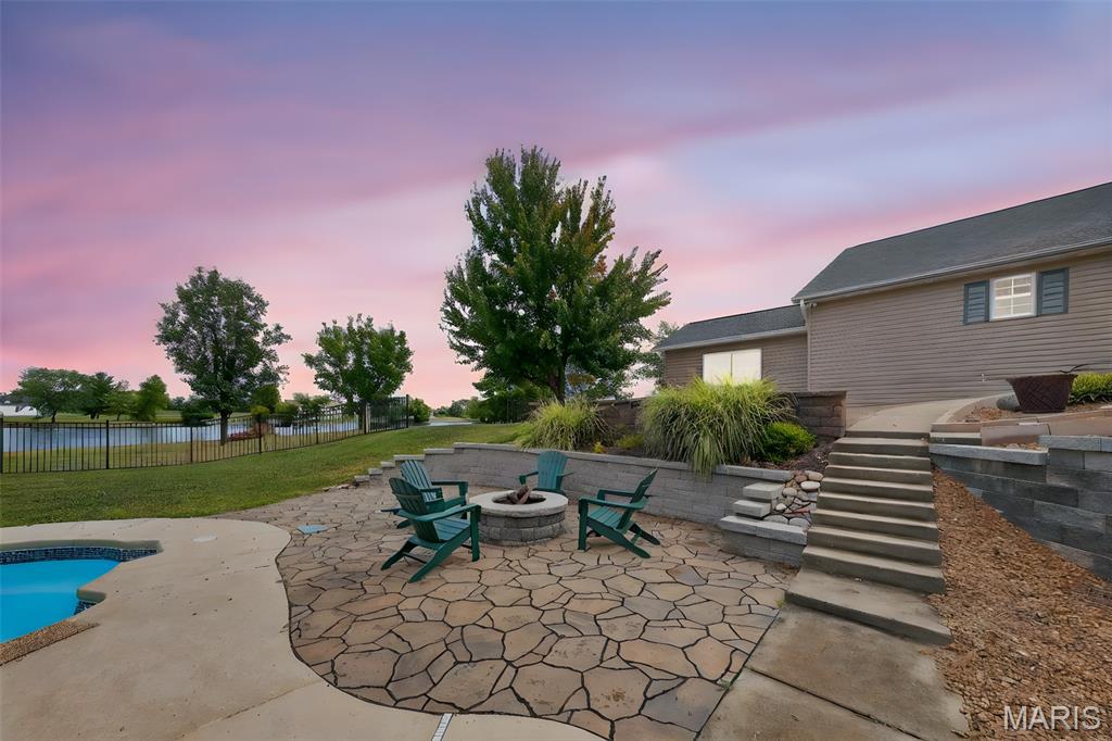 6051 Lakeside Drive