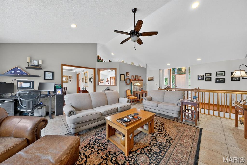 6051 Lakeside Drive