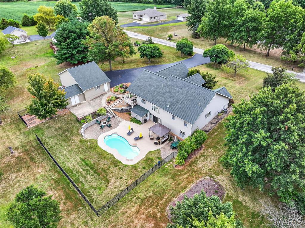 6051 Lakeside Drive