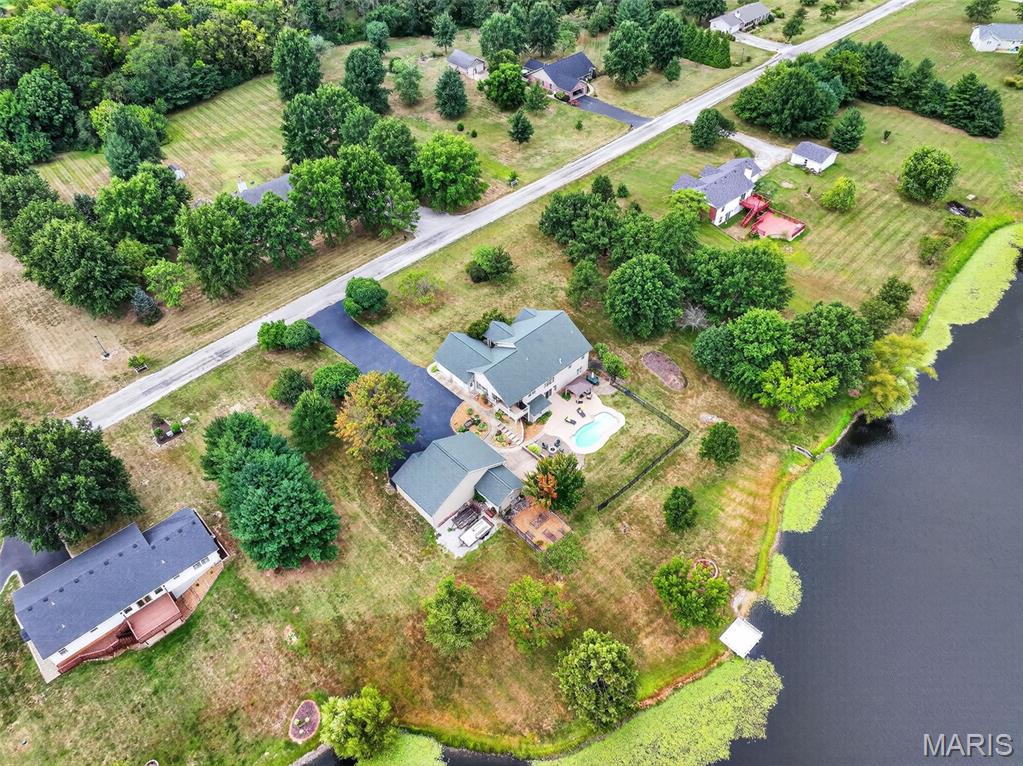 6051 Lakeside Drive